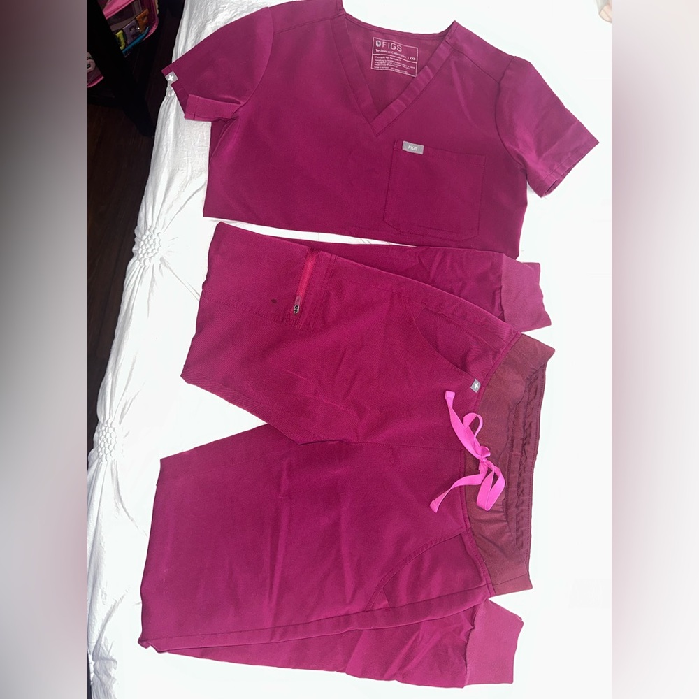 Figs XXS Zamora jogger and XXS Catarina one pocket scrub top